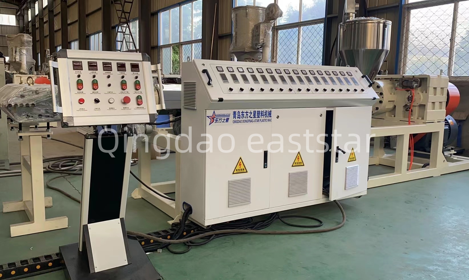 Како професионална линија за производњу ПЕ дренажних плоча обезбеђује квалитет система за одводњавање зграде?